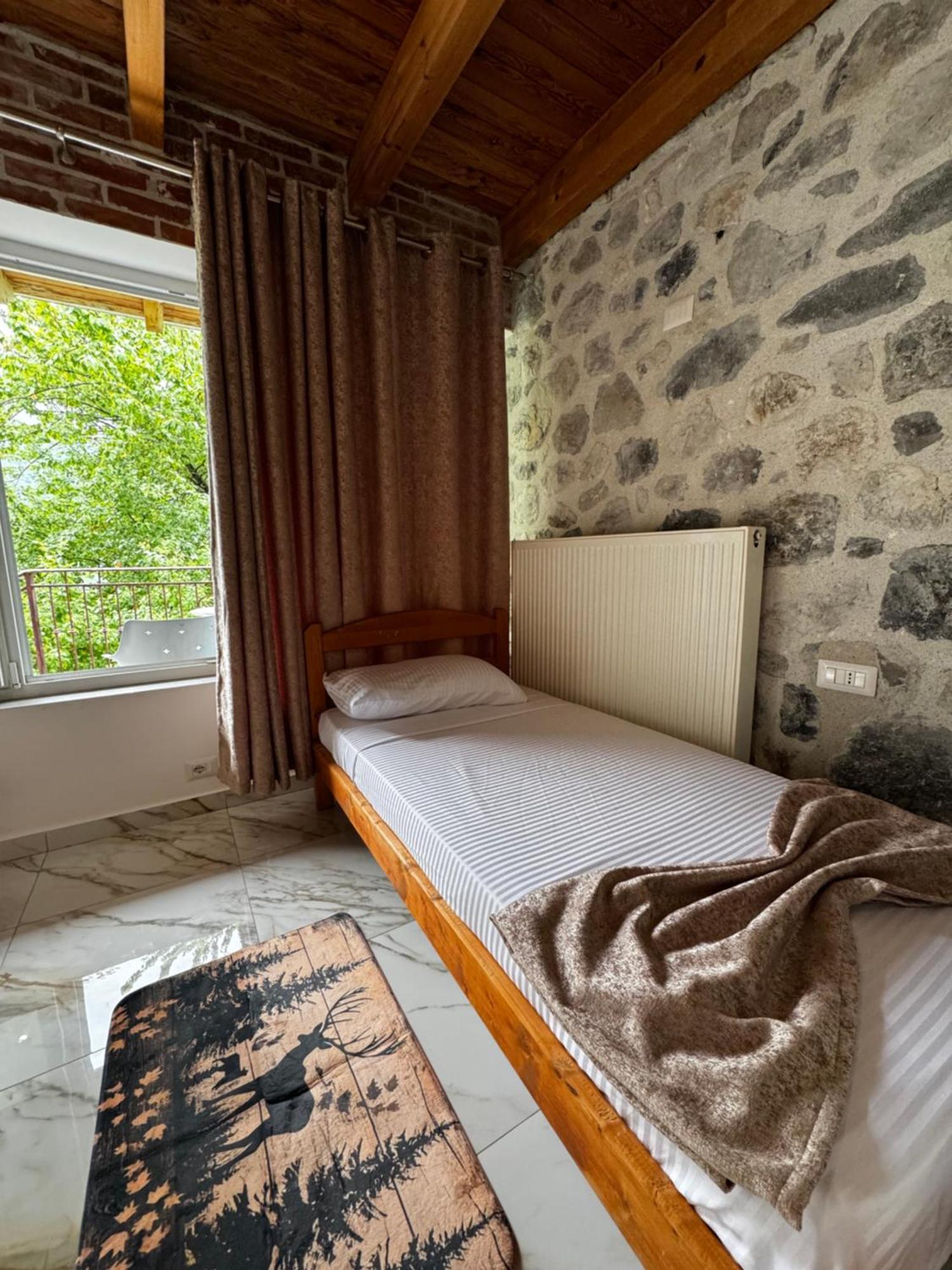 Thethi Paradise & Restaurant Bauernhof Theth