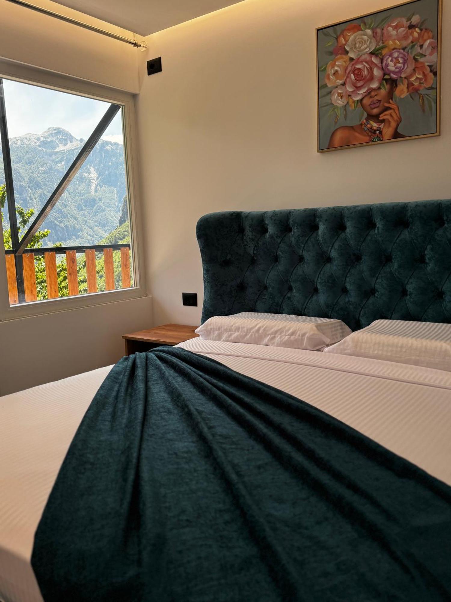 Alloggio per agriturismo Thethi Paradise & Restaurant